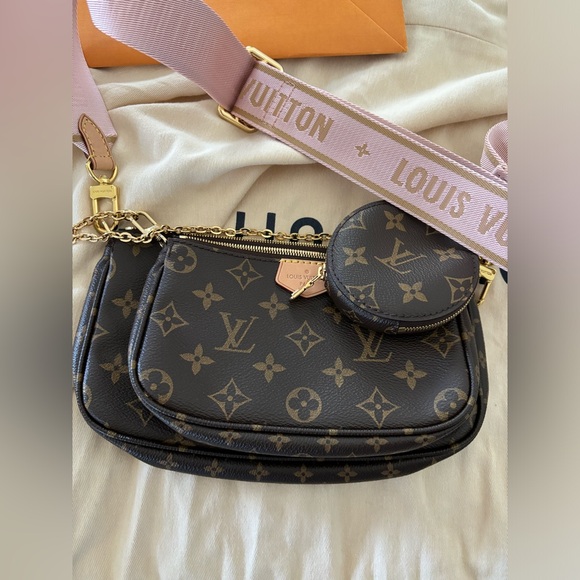 Louis Vuitton Handbags - Louis Vuitton multi pochette accessiores